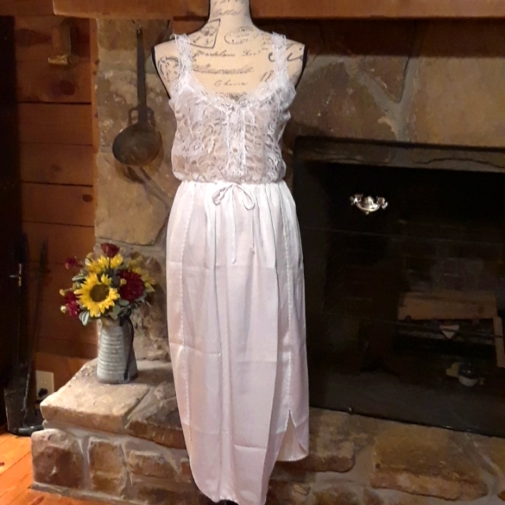 Cinema Etoile nightgown